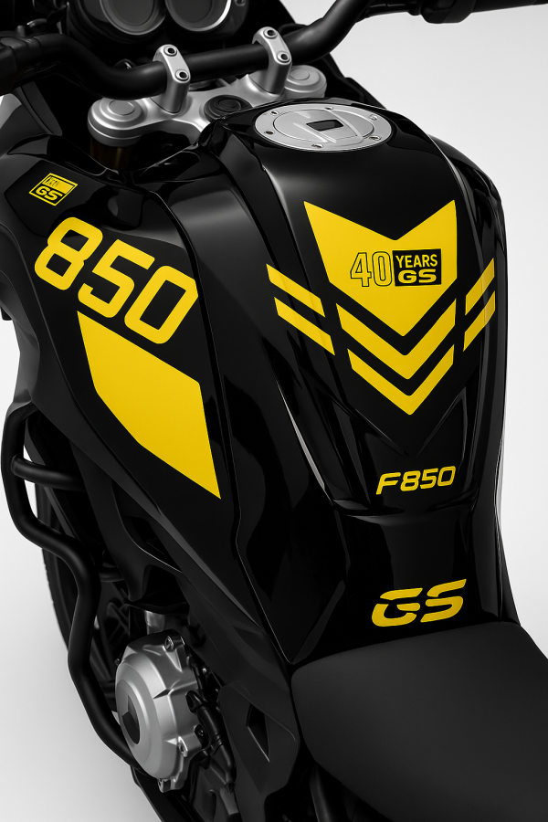 ChatGPT Image 16 ago 2025, 19_27_16 Protector de Tanque F850GS - F750GS ANIVERSARIO 40 AÑOS