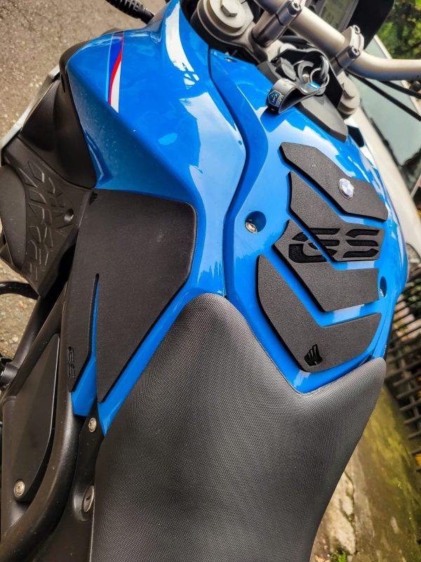 Imagen de WhatsApp 2025-01-01 a las 16.14.20_7056c035 Kit de Protector de Tanque En Goma Semi-Rigida - F800GS